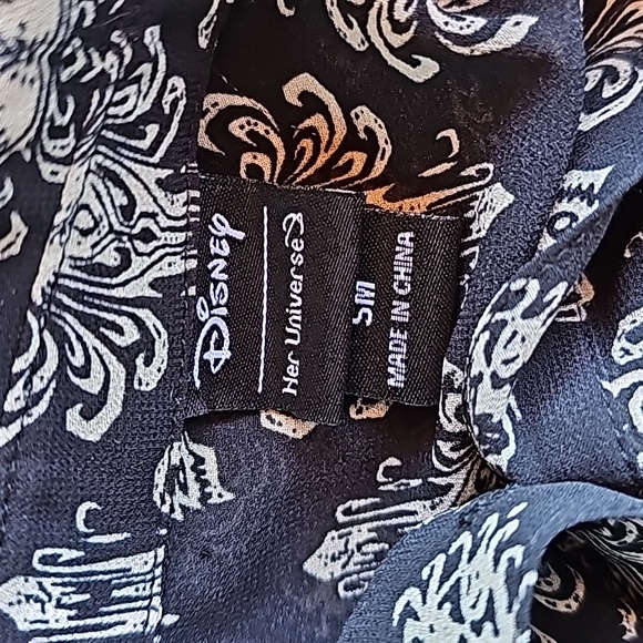 Her Universe Disney The Haunted Mansion Wallpaper Hi-Low Woven Button-Up sz S - Picture 8 of 10